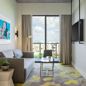 One-Bedroom King Suite